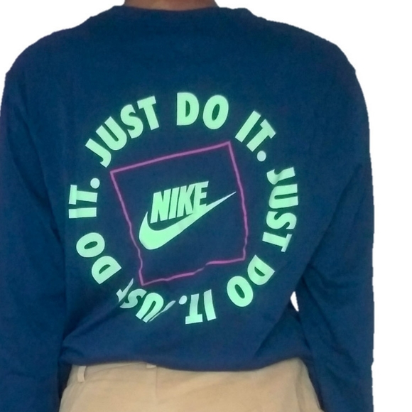 Nike long sleeve graphic navy blue and neon green relaxed fitting shirt - Picture 3 of 5